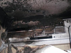 金寨路黄金广场火烧变形空调dsewe